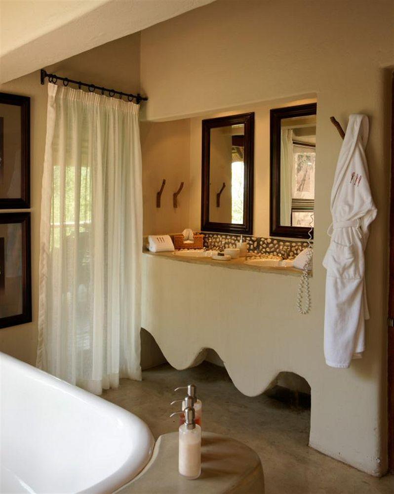 Impodimo Game Lodge Madikwe Game Reserve Exterior foto